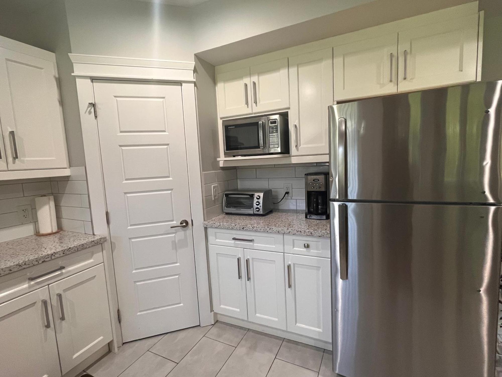 2 Bedroom Suite With Full Kitchen Revelstoke Exteriör bild