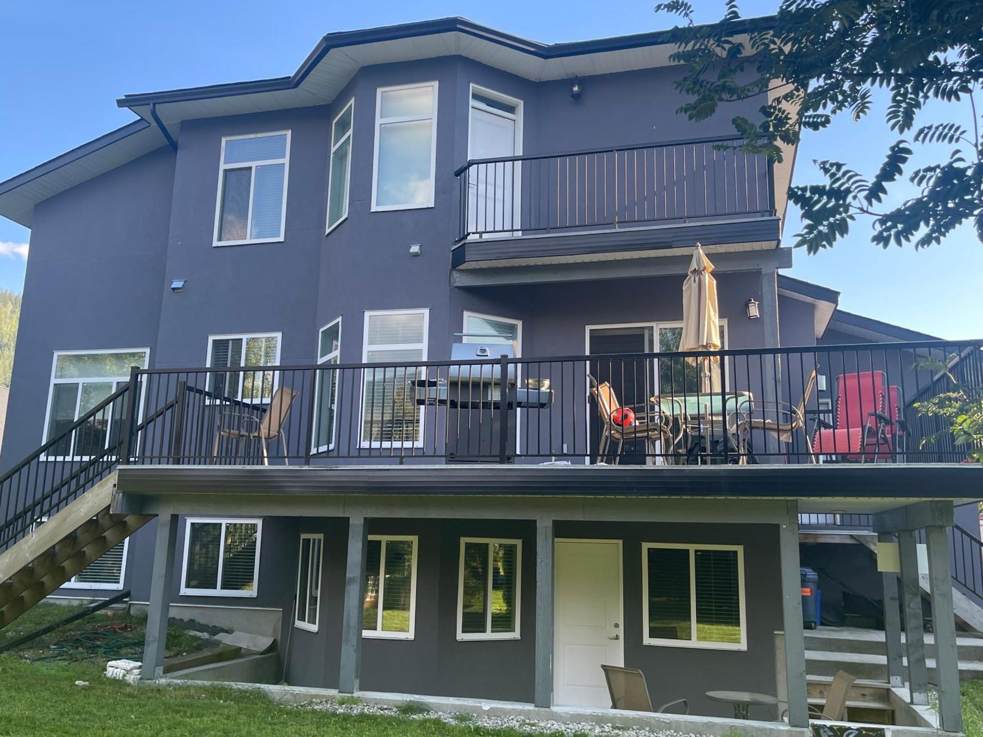 2 Bedroom Suite With Full Kitchen Revelstoke Exteriör bild